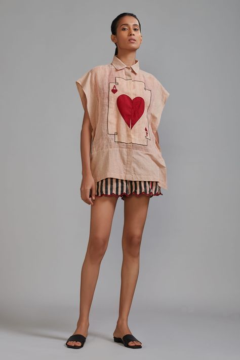 Shop for these amazing collections of Pink Pure Linen And 100% Cotton Hand Shirt & Striped Shorts Co-ord Set For Women by Mati online at Aza Fashions. Kaftan Shirt, Outfits Edgy, Cotton Bralette, Applique Shirts, Shorts Co Ord, Eco Friendly Clothing, Hand Applique, Thread Embroidery, Clothing Material