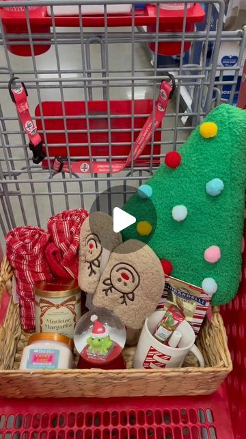 Diy Christmas Baskets, Christmas Car Decorations, Spooky Basket, Thanksgiving Planning, Easy Birthday Gifts, Christmas Gift Hampers, Target Christmas, Holiday Baskets, Holiday Gift Baskets