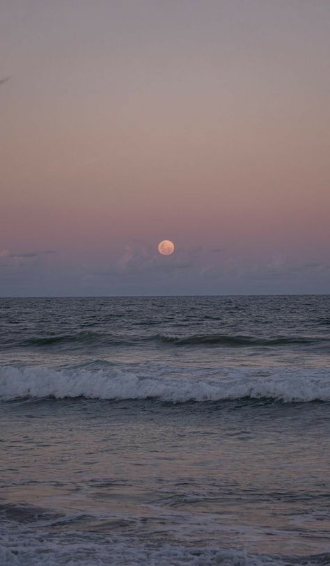 Sunset Wallpaper Aesthetic, Em Aesthetic, Moon Sea, Moon Beach, Beach Sunset Wallpaper, Sky Sea, Ocean Vibes, Sunset Wallpaper, Sunset Pictures