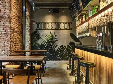 Micropub Interior, Resto Bar Interior Design, Sports Bar Design Ideas, Resto Bar Design Ideas, Restobar Interior Design, Bar Interior Design Pub, Sports Bar Interior, Sports Bar Design, Taproom Design