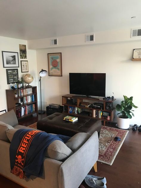 Living Room Male Apartment, Apartment Decorating Masculine, Men’s Apartment College, Masculine Home Aesthetic, House Interior Living Room Small Spaces, College Apartment Guys Living Room, Apartment Asthetics Men, Masculine Studio Apartment Ideas, Apartment Living Room Men