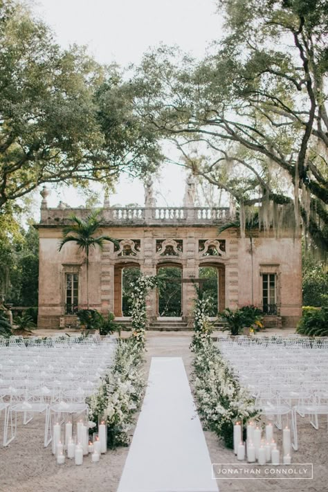 Luxury Wedding Photos by Destination Wedding Photographer Jonathan Connolly #weddingphotos #vizcayawedding #floridaengagement #destinationwedding #luxurywedding #elegantwedding #weddingphotography Vizcaya Wedding, Courtyard Wedding, Modern Wedding Venue, Garden Weddings Ceremony, Modern Wedding Decor, Modern Wedding Inspiration, Garden Wallpaper, Garden Wedding Inspiration, Garden Wedding Venue