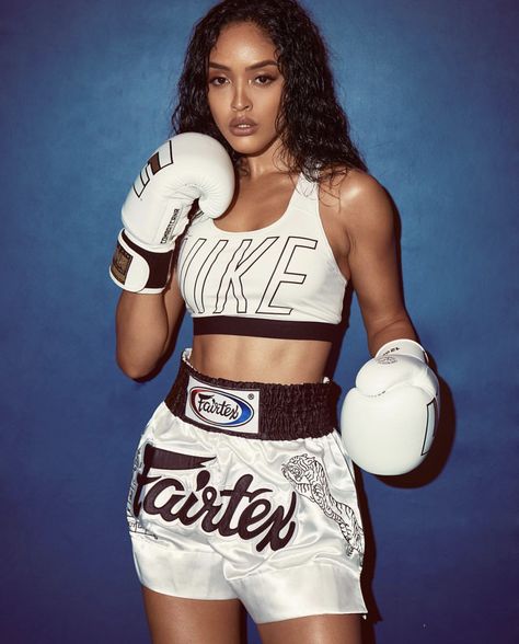 Female Boxer Outfit, Female Boxing Outfit, Boxer Aesthetic Girl, Boxer Photoshoot, Boxing Uniform Women, Boxing Pose, Boxing Outfit, Boxing Women, Women’s Boxing Outfits