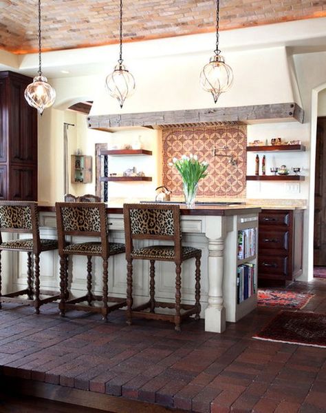 Leopard Print: How to Make it Trendy not Tacky Spanish Modern Kitchen, Mission Style Kitchens, Spanish Style Kitchen, New Mexico Homes, Spanish Decor, Eclectic Kitchen, Mediterranean Home Decor, Casas Coloniales, Spanish Style Homes