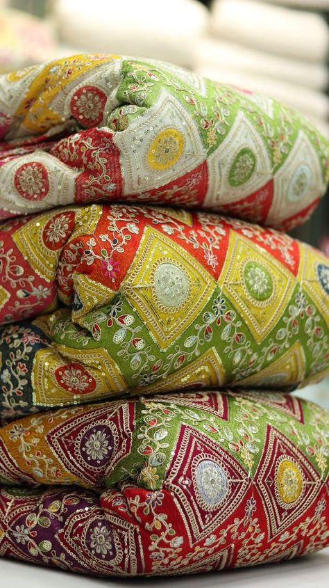 Designer Embroidery, Textile Market, Shop Name, Radhe Krishna, Designer Fabric, Business Ideas, Beautiful Design, Fabric Design, Cool Designs