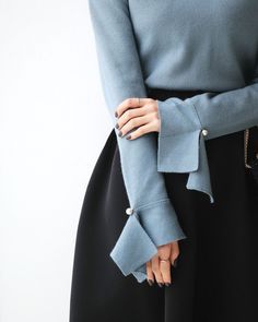 Manset Lengan, Detail Couture, Sleeves Ideas, Sleeves Designs For Dresses, Clothing Details, Designs For Dresses, French Blue, 가을 패션, Mode Inspiration