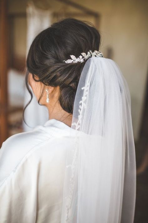 Elegant Bride Hairstyles with Veil Updo: 2024 Trends Bride Hairstyles With Veil, Hairstyles With Veil, Southwestern Wedding, Bridal Hair Veil, Wedding Hair Up, Durango Colorado, Bridal Hair Updo, Wedding Hairstyles With Veil, Veil Hairstyles