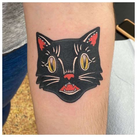 Cat Face Tattoos, Traditional Tattoo Woman, Black Cat Tattoo, Kitten Tattoo, Kitty Tattoos, Tato Tradisional, Traditional Tattoo Flash Art, Traditional Tattoo Old School, Traditional Style Tattoo