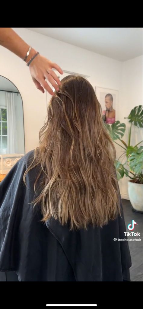 Beachy Hair Color, Beachy Highlights, California Brunette, Light Brunette Hair, California Hair, Surfer Hair, Dark Blonde Hair Color, Beachy Hair, Brown Hair Inspo