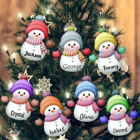 Snowman Christmas Tree Decorations, Fimo Clay Christmas Ornaments, Snowman Themed Christmas Tree, Sculpey Animals, Wooden Xmas Ornaments, School Christmas Ornaments, Kindergarten Ornaments, Christmas Snowman Ornaments, Beads Painting