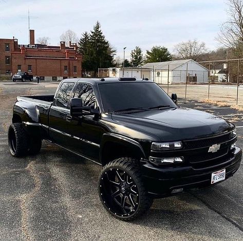 Modded Trucks, Camo Truck, Best Pickup Truck, Welding Rig, Truck Girl, Chevy Trucks Silverado, Trucks Lifted Diesel, Dually Trucks, Custom Chevy Trucks