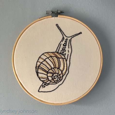 Snail Embroidery Pattern, Strange Embroidery, Embroidered Snail, Snail Cross Stitch, Snail Embroidery, Embroidered Felt, Hoop Embroidery, Thread Art, Animal Embroidery