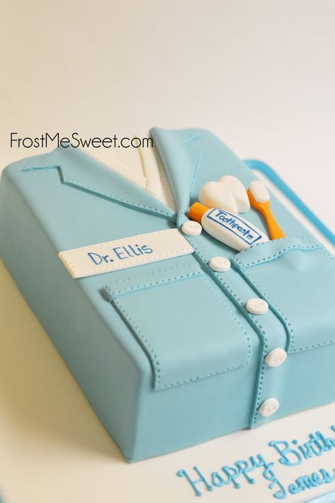 dental school dentist graduation cake by Frost Me Sweet Dental Cake Ideas Dentists, Dentist Theme Party, Dental School Graduation Cakes, Dentist Party Ideas, Dentist Graduation Party Ideas, Dentist Cake Ideas, Dental Cake Ideas, Dentist Theme Cake, Dentist Birthday Cake