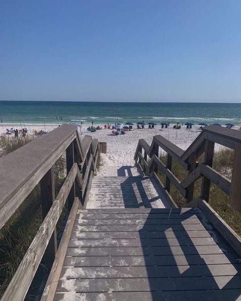 Destin Florida🌊 Spring Break Aesthetic Pictures, Destin Florida Aesthetic, Summer Break Aesthetic, Photo Dump Pictures, Coastal University, Florida Summer Aesthetic, Malibu Rescue, Photo Dump Summer, Spring Break Aesthetic