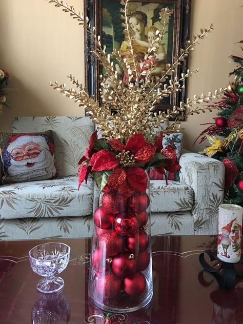 Opulent Ornaments, Appetizers Christmas, Christmas Decorations Centerpiece, Pretty Christmas Decorations, Tafel Decor, Christmas Candle Decorations, Wreaths Christmas, Christmas Centerpieces Diy, Pencil Christmas Tree