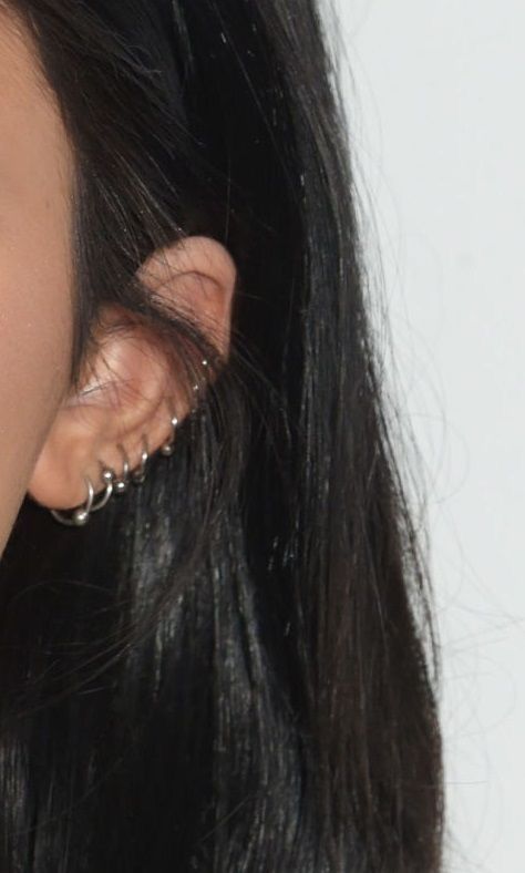 Piercing Face, Cool Ear Piercings, Pretty Ear Piercings, Cute Ear Piercings, Cool Piercings, Cute Piercings, Hair Aesthetic, Piercing Tattoo, Pretty Jewellery