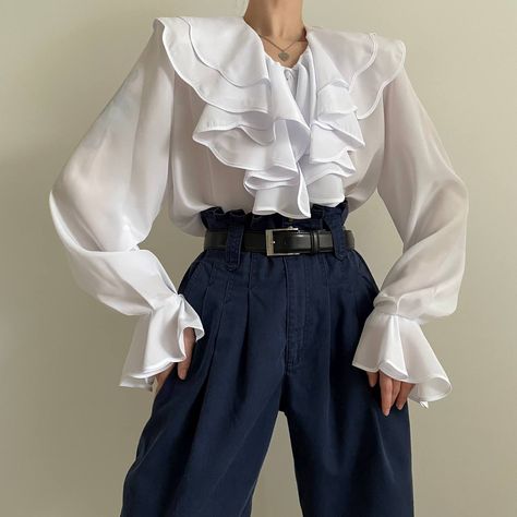 Broad Collar Shirt, Nice Shirts For Women, Thrift Inspiration, Poet Shirt, Academia Outfits, Angel Outfit, Clueless Outfits, Causal Dresses, Mythical Creature