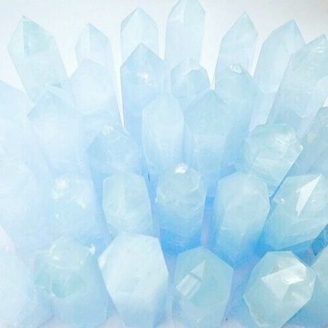 If you could take a bit of the blue blue sky and mix it with a teaspoon of fluffy white clouds, this is the color you would get 😆💙 • PC: unknown talented soul 🌻💗💫please tag if you know! ☺️💕 (Image from Pinterest) Lizzie Hearts, Everything Is Blue, Baby Blue Aesthetic, Light Blue Aesthetic, Blue Aesthetic Pastel, Rainbow Aesthetic, Enjoy The Ride, Aesthetic Colors, Feeling Blue