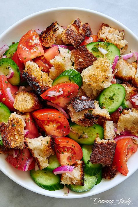 Bread Salad (also known as Panzanella) made with pieces of toasted sourdough bread, vegetables and an addictive Italian-style salad dressing. So good! | cravingtasty.com Bread Salad Panzanella, Salad With Bread, Gal Sal, Bread Salad Recipe, Salad Panzanella, Craving Tasty, Panzanella Salad Recipe, Pan Seared Chicken Breast, Jar Salad