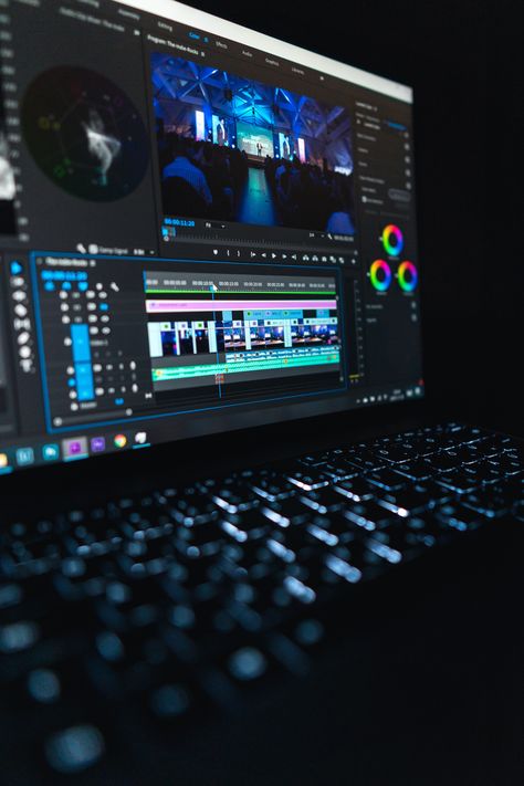 Video Editor Aesthetic, Video Editing Studio, Pastel Gamer, Creator Aesthetic, Editing Studio, Nerdy Nummies, Colour Grading, Pc Photo, Montage Video