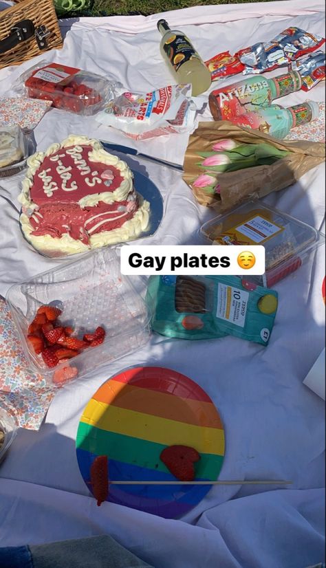 Queer Picnic, Eclipse Picnic, Gay Breakfast, Pride Picnic, Wlw Picnic Date, Gay Beach, Picnic Vibes, Pride Party, Alphabet Soup