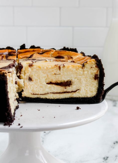 Looking for a rich, beautiful dessert that will stun your company? This Chocolate Swirled Cheesecake is easy and so pretty to make! Swirled Cheesecake, Chocolate Swirl Cheesecake, Swirl Cheesecake, Cream Room, Best Cheesecake, Messy Kitchen, Chocolate Cheese, Chocolate Swirl, Beautiful Desserts