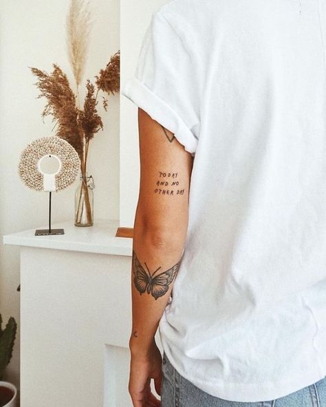 Tato Flash, Tatuagem Masculina Pequena, Tato Minimal, Tattoo Tiny, Tattoo Diy, Tattoo Trend, Shape Tattoo, Muster Tattoos, Inspiration Tattoos