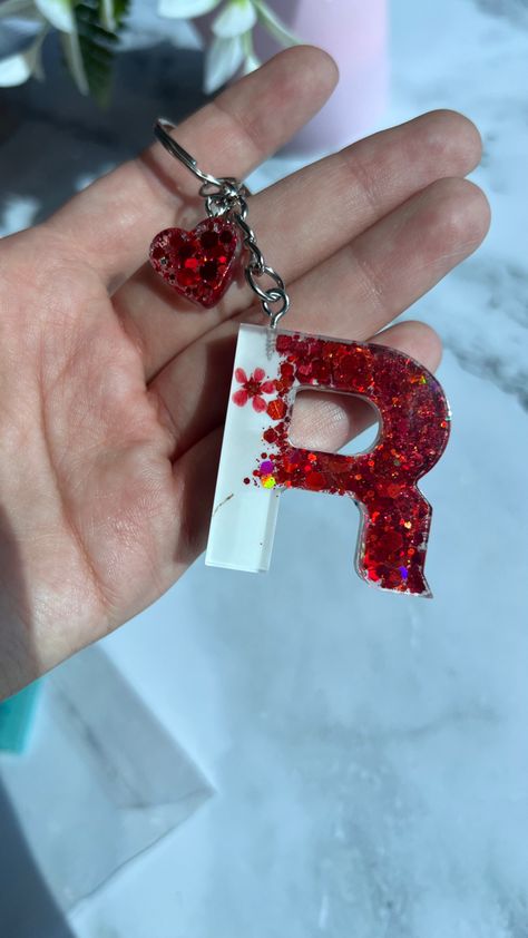 Letter Resin Keychain, Letter Resin, R Letter, Glitter Keychain, Keychain Resin, Rose Flower Wallpaper, Resin Glitter, Resin Keychain, Diy Resin Art