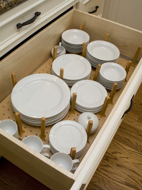 Kitchen drawer plate organizer. This makes so much more sense than putting it up in a cabinet you can't see to pull the dishes down from. Tuscan Inspired Kitchen, Dish Drawers, Kitchen Cabinet Organization Ideas, Plate Organizer, Dinnerware Storage, Kitchen Organization Diy, Kitchen Organisation, Kitchen Drawer Organization, U Shaped Kitchen