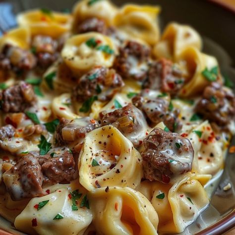 Tortellini, Cheesesteak Tortellini, Green Bell Pepper, Cheese Tortellini, Provolone, Beef Steak, Bell Pepper, Steak, Sauce