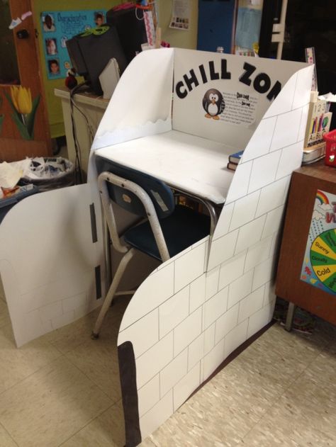 One pinner wrote: "My "Chill Zone", an Igloo where my students can calm their minds and bodies when they are upset!!!" This is a great example of a cool-off/ positive time-out space for a second or third grade classroom. Sensory Tent, Operant Conditioning, Calm Down Corner, Chill Zone, Responsive Classroom, Classroom Behavior Management, Classroom Organisation, 2nd Grade Classroom, Year One