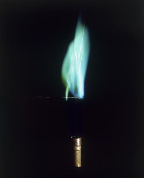 How To Do a Flame Test: Copper turns a flame blue-green. Copper(II) colors a flame green, while copper(I) ions impart a blue color. Science Projects, Flame Test, Blue Things, Blue Flame, Color Test, Blue Flames, Green Copper, Education Ideas, School Stuff