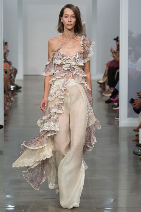 Zimmermann Spring 2017 Vogue Catwalk, Rok Midi, Runway 2020, Sandal Tali, Mode Pop, Fest Outfits, Catwalk Models, Fashion Week Trends, Barbie Mode