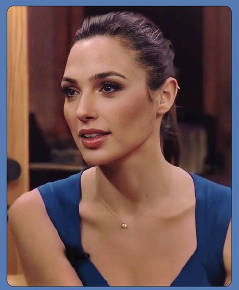 Gal Gabot, Gal Gardot, Gal Gadot Wonder Woman, Fast Furious, Gal Gadot, Pretty Face, Blue Dress, Pretty Woman, No Instagram