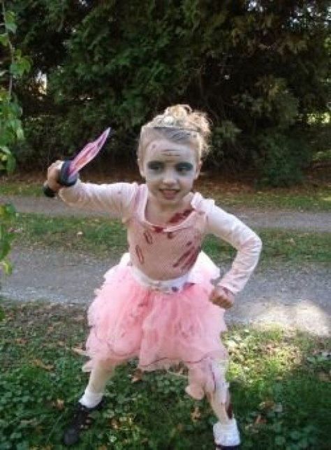 If your stuck between a zombie and a princess for Halloween and can't decide which one is right, consider mixing the two ideas together to make a creepy zombie princess costume. Check out my daughter. Diy Zombie Clothes, Zombie Princess Costume, Girl Zombie Costume, Zombie Ballerina, Ballerina Halloween Costume, Zombie Dress, Zombie Princess, Princess Costume Kids, Creepy Zombie