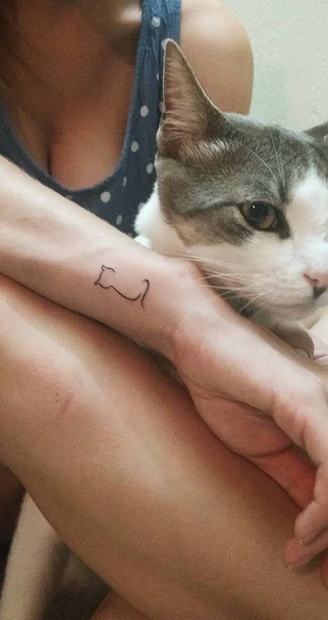 Cat Lover Tattoo, Page Tattoo, Tattoo Gato, Cat Tatto, Cat Tattoo Simple, Cute Cat Tattoo, Cat Tattoo Small, L Tattoo, Cat Tattoo Designs