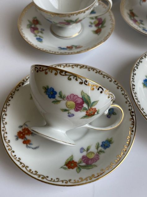 NORITAKE 1940S DRESDLINA Set of 6 Demitasse Hand Painted Cups & Saucers MINT $95.00 - PicClick Hand Painted Cups, Xl Art, Rose Garland, Painted Cups, Chocolate Cups, China Sets, Demitasse Cups, Cups And Saucers, Espresso Cups