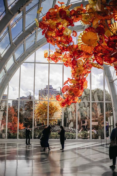 chihuly glass garden seattle glass blowing sculpture vibes aesthetic travel photography wallpaper Seattle Chihuly Garden, Chihuly Glass Art, Chihuly Garden And Glass Seattle, Chihuly Garden, Washington Trip, Seattle Trip, Seattle Photography, Seattle Center, Work Place