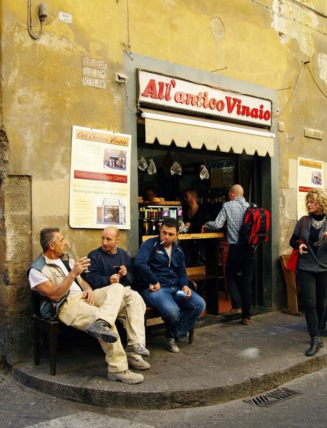 How To Order Coffee in Italy - A Helpful Guide for Americans! Italian Coffee Shop, Order Coffee, Italy Coffee, Italian Bar, Coffee Bar Design, Street Coffee, Italian Cafe, Italian Aesthetic, How To Order Coffee