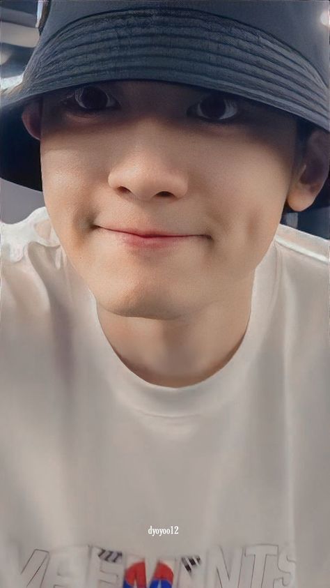 Chanyeol Boyfriend Material, Chanyeol Boyfriend, Exo Dear Happiness, Exo Sign, Exo Jokes, Chanyeol Wallpaper, Exo 12, Chanyeol Cute, Exo Songs