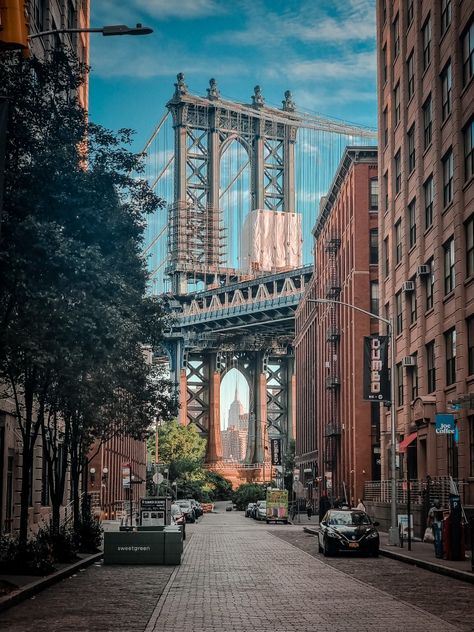 New York Dumbo, Dumbo New York, New York Photo Ideas, Dumbo Nyc, Masterplan Architecture, York Christmas, New York Architecture, York Travel, Nyc Street