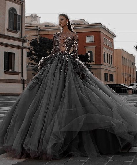 Fantasy Ballgown, Gown Aesthetic, Fairytale Gown, Gowns Dresses Elegant, Glamorous Dresses, Fantasy Gowns, Evening Dresses For Weddings, Pretty Prom Dresses, Fairytale Dress