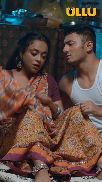 Webseries Romantic Scenes Indian, Web Series Hindi Video, Romance Movie Scenes Romantic, Kiss Picture Couple, Honeymoon Scene, Full Kiss, Romance Movie Scenes, Indian Web Series, Woman Images