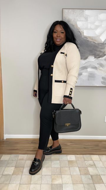 Plus Winter Work Outfits, Loafers Work Outfit Women, Plus Size Outfits With Loafers, Plus Size Loafers Outfit, Office Outfits Women Curvy, Loafers With Socks Outfit, Platform Loafers Outfit, Cardigan Outfit Work, Cropped Cardigan Outfit