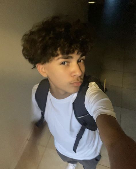 Boys Mexican Edgar, Edgar Boys Hispanic 13, Fine 13 Year, Hispanic Curly Hair Boys, Cute Edgar 13, Cute Light Skin Boys With Curly Hair, Curly Hair Hispanic Boy, Latino Curly Hair, Mexican Curly Hair Boys