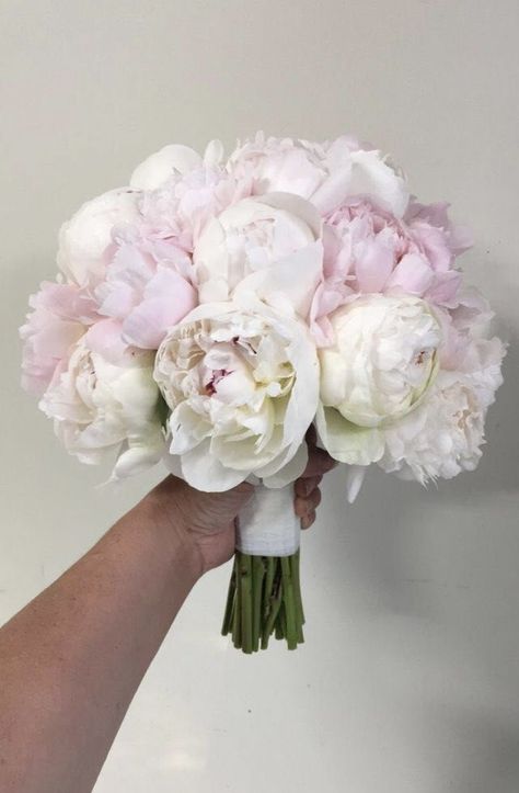 Pink Peony Bouquet Wedding, Pink Peonies Wedding, Brides Flowers Bouquet, White Peonies Bouquet, Small Bridal Bouquets, Pink Peonies Bouquet, Simple Wedding Bouquets, Bridal Bouquet Peonies, Peony Bouquet Wedding