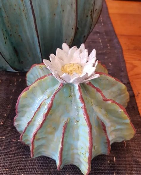 Pottery Cactus Ideas, Garden Ceramics Sculpture, Pottery Sculpture Ideas, Ceramic Cactus Pottery, Pottery Cactus, Ceramic Cactus Sculpture, Ceramic Succulent Sculpture, Contemporary Ceramics Flower, Garden Ceramics