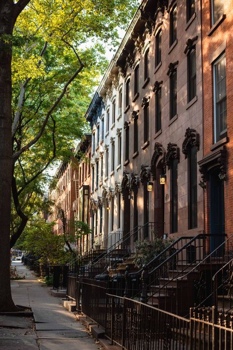 New York City Brownstone, New York Neighborhood Aesthetic, Street In New York, Townhouse New York Interior, Nyc Brownstone Aesthetic, New York Brownstone Aesthetic, Brooklyn Streets Aesthetic, New York Aesthetic Brooklyn, Brooklyn Heights Aesthetic