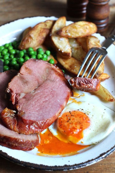 Uk Dinner Ideas, Gammon Side Dishes, Gammon Dinner Ideas, British Pub Food Recipes, Pub Classic Food, British Dinner Ideas, British Pub Food, British Recipes Traditional, Ham Aesthetic