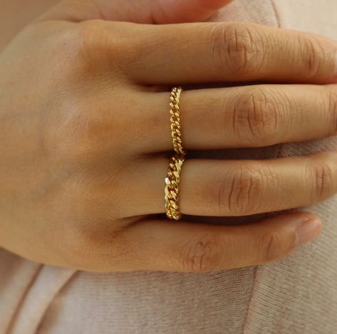 Gold Ring Chain, Gold Chain Ring Design, Permanent Ring Jewelry, Simple Rings Everyday Casual, Silver Chain Ring, Gold Chain Ring, Chain Ring Gold, Star And Moon Necklace, Chain Rings